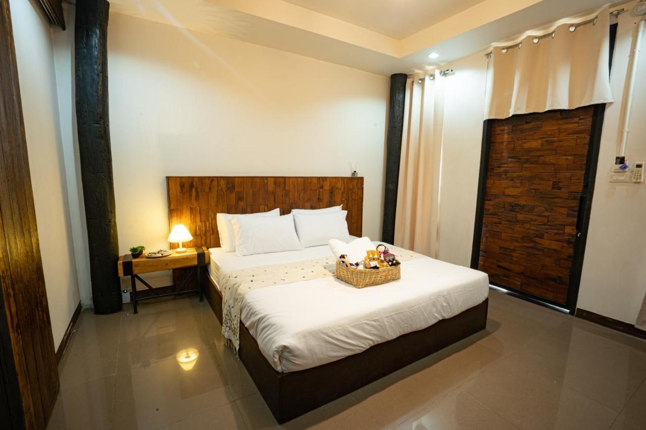 Croissant Hotel And Cafe Chiang Rai Exterior photo