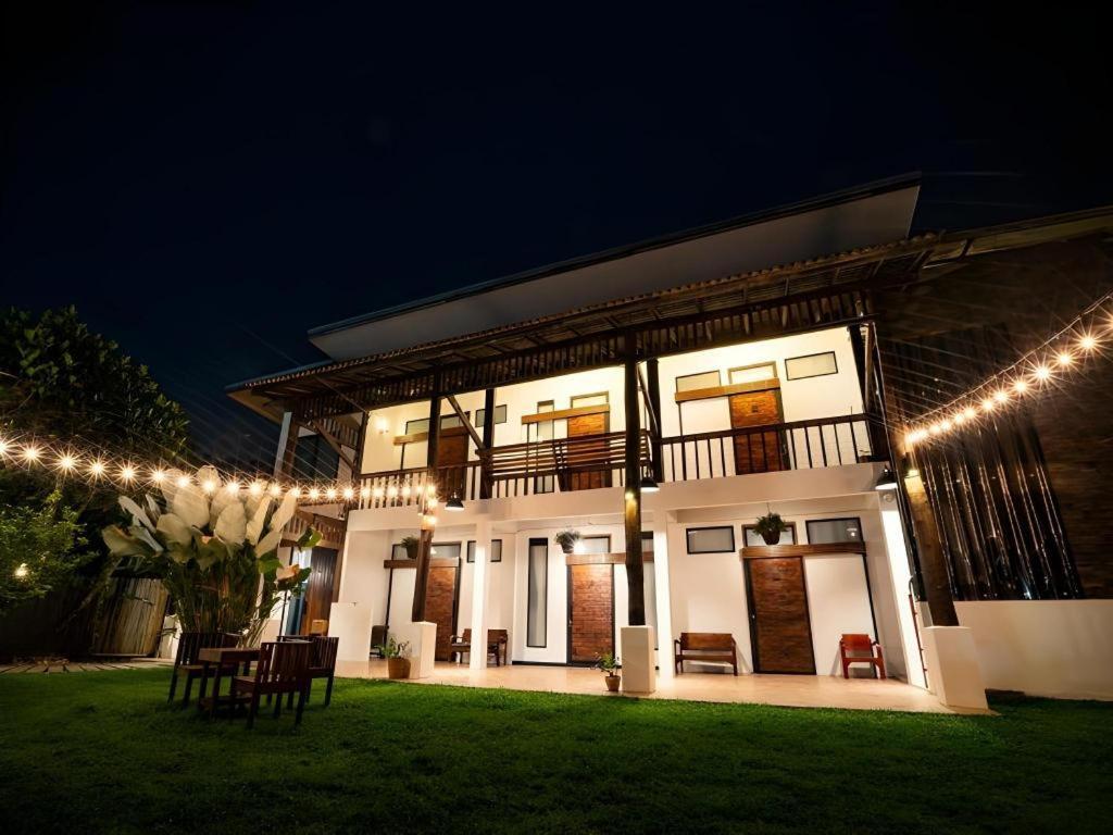 Croissant Hotel And Cafe Chiang Rai Exterior photo